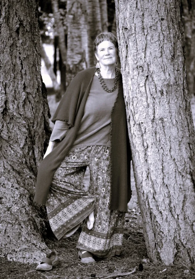 carrie leg up tree